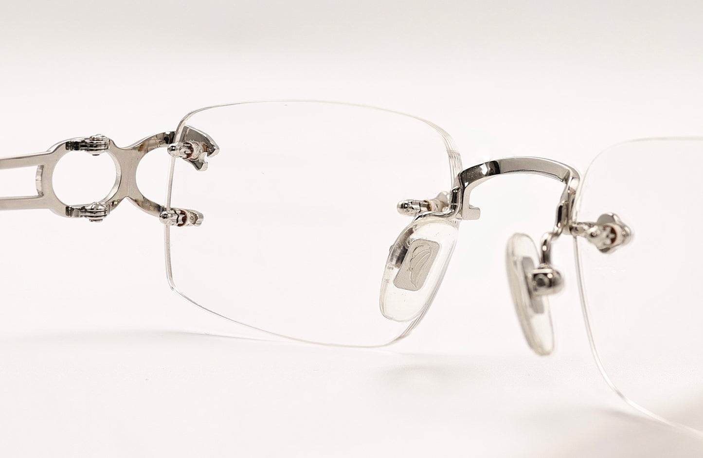 18K WHITE GOLD LION X