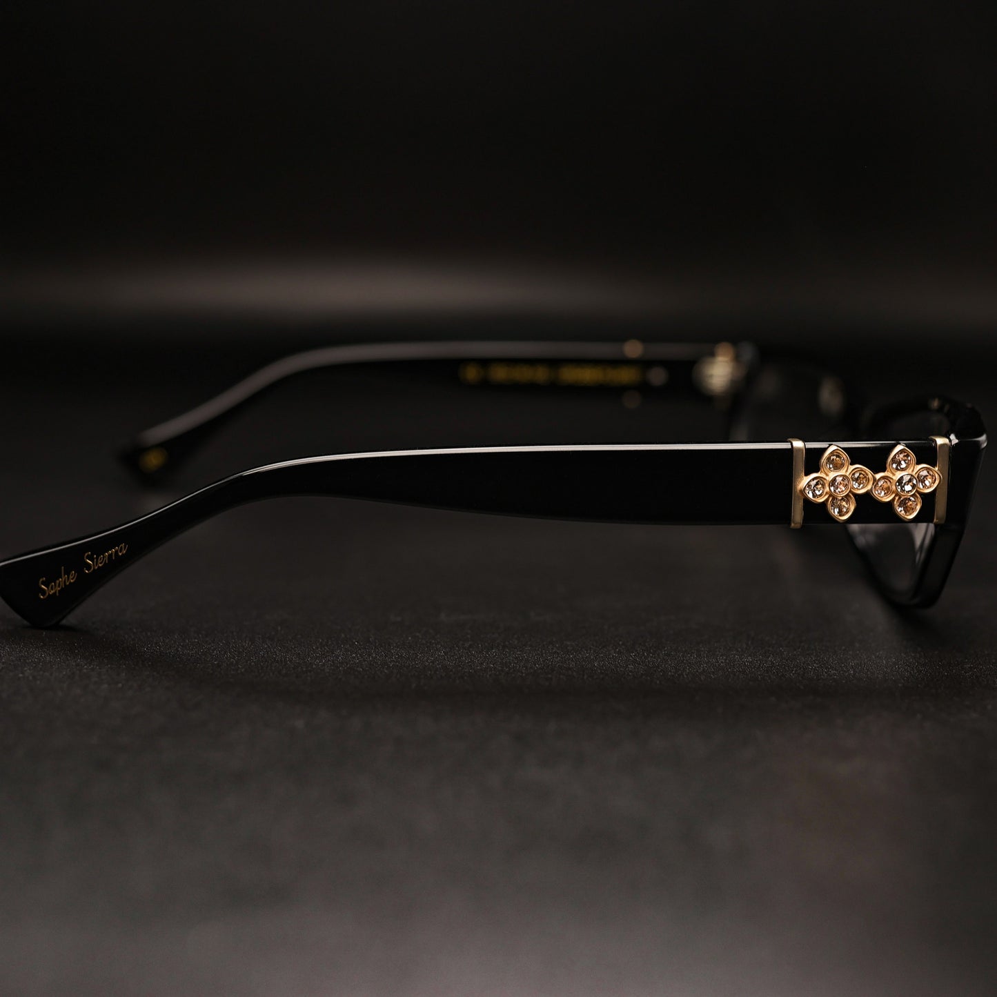 Cross Floret Black (NEW ARRIVAL)