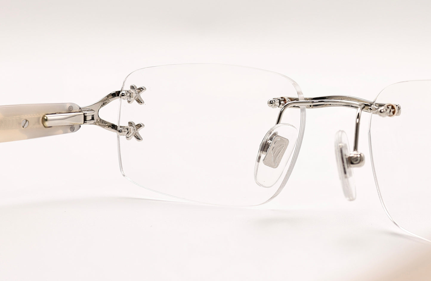 18K WHITE GOLD WHITE PEARL